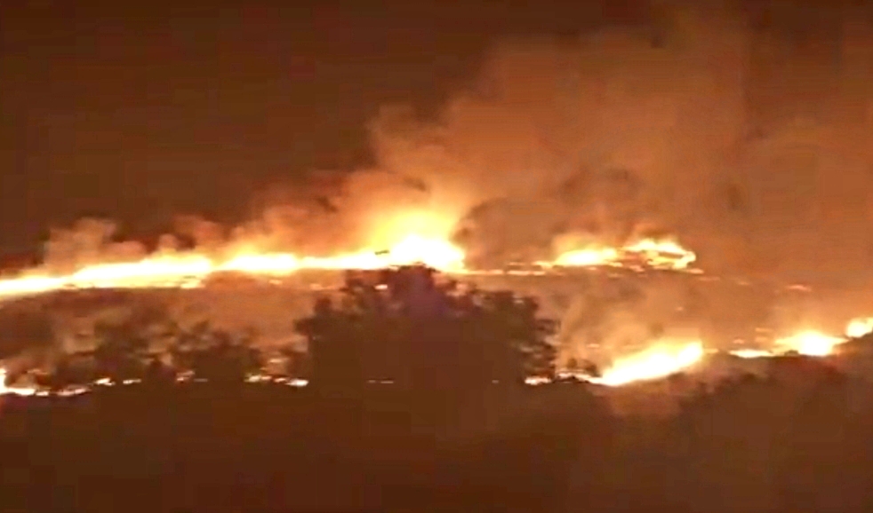 بالفيديو/  حريق كبير يلتهم أحراج بلدة شربيلا في عكار... وتعذر وصول سيارات الدفاع المدني لإطفائه!