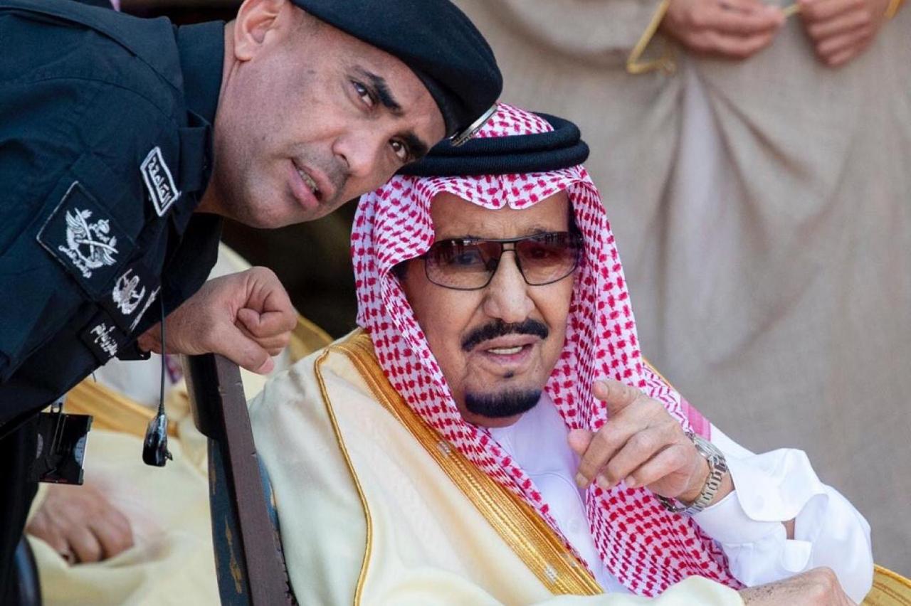 الرواية الكاملة لمقتل الحارس الشخصي للملك سلمان بن عبد العزيز...القاتل هو صديقه وقد قضى على يد قوات الأمن بعد محاصرة موقع الجريمة