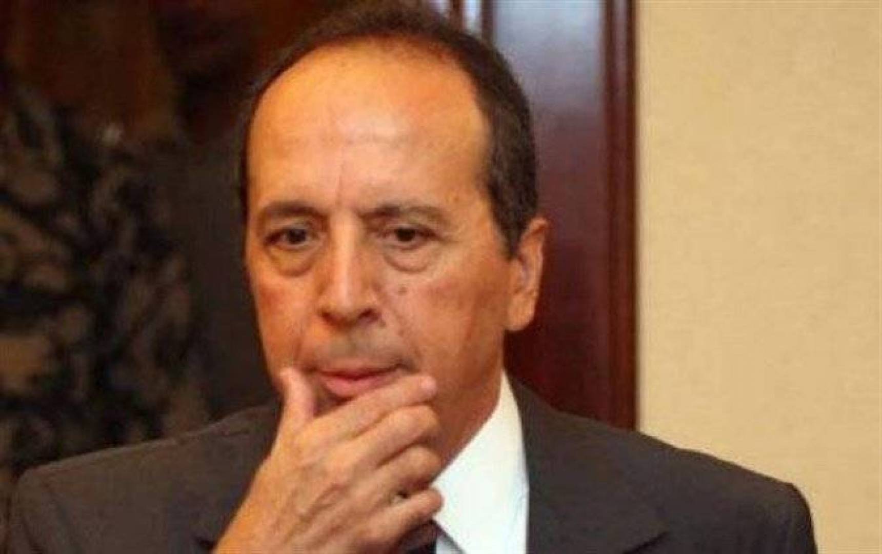 السيد: المصارف منعت تحويل الدولار للخارج وحددت سقفاً للسحب...كيف علم&quot;الكِبار&quot; مسبقاً بالقرار قبل تعميمه يوم الإثنين وهرّبوا ملايينهم؟!