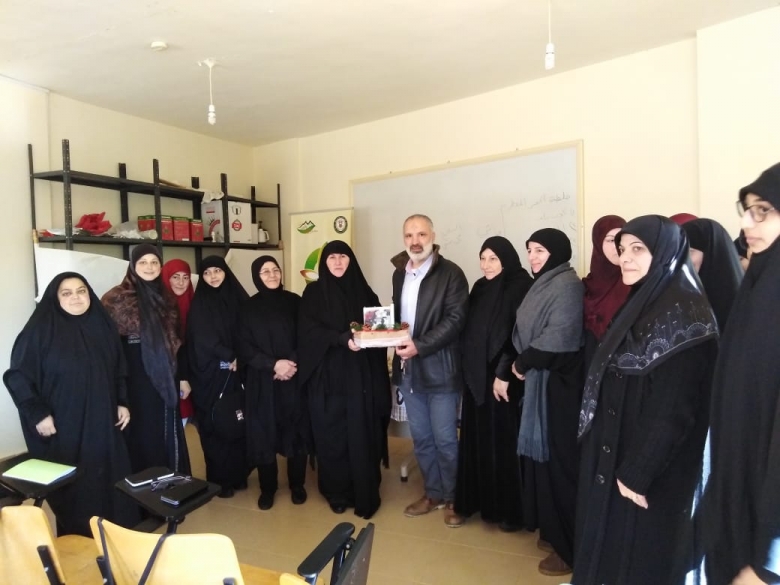 بلدية بنت جبيل نظمت دورة لتصنيع الشمع للسيدات في بنت جبيل بالتعاون مع مؤسسة جهاد البناء