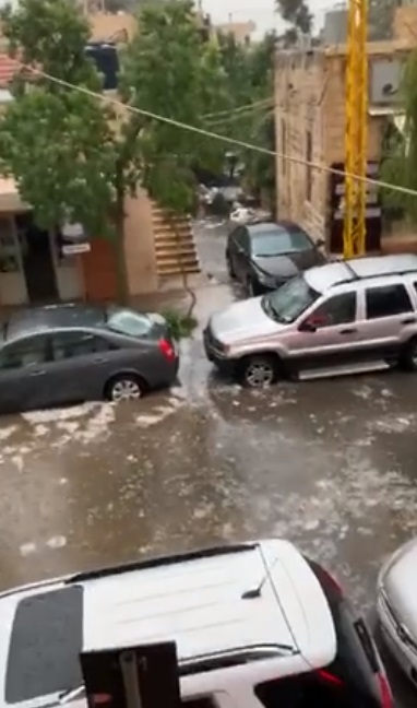 بالفيديو/ منطقة بعبدا تغرق بالمياه