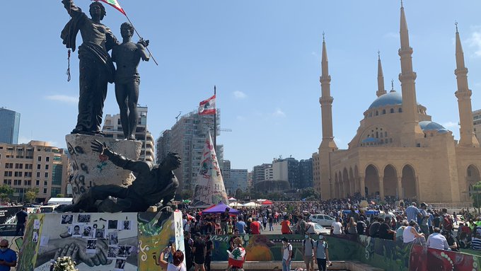 بدء توافد المحتجين الى ساحة الشهداء للمشاركة في تظاهرة &quot;يوم الحساب&quot;