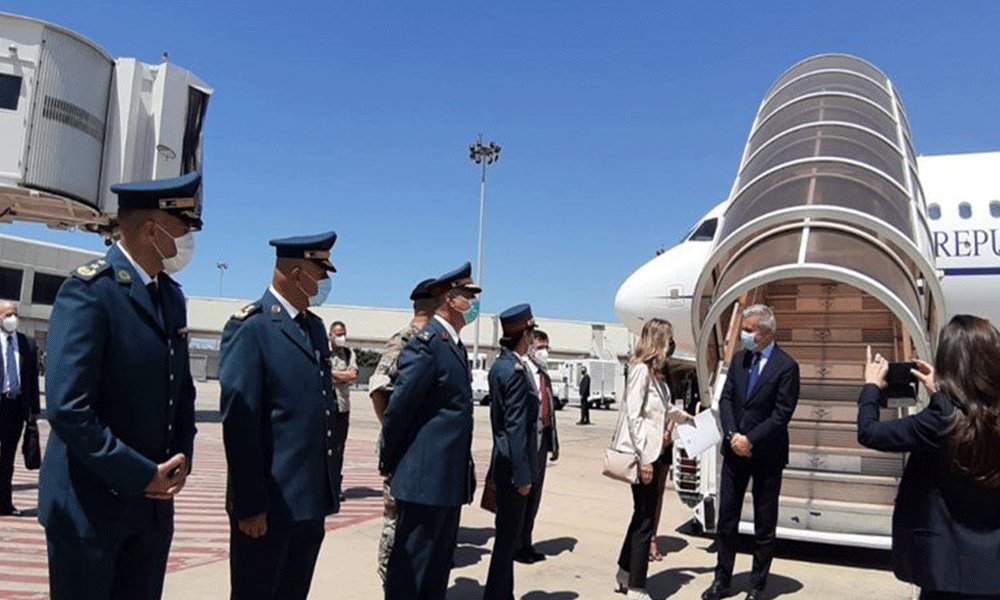 وزير الدفاع الايطالي في بيروت:ايطاليا ستمد الشعب اللبناني بالمساعدات المطلوبة