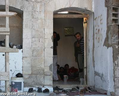 العمال السوريون في بنت جبيل يعيشون اياماً شباطية صعبة