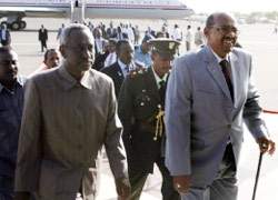 البشير يتحدّى «المحكمة الجنائية» بزيارة خاطفة لأريتريا
