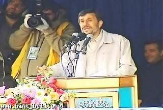 أحمدي نجاد: ايران مستعدة لانتاج الوقود النووي بنسبة 20%