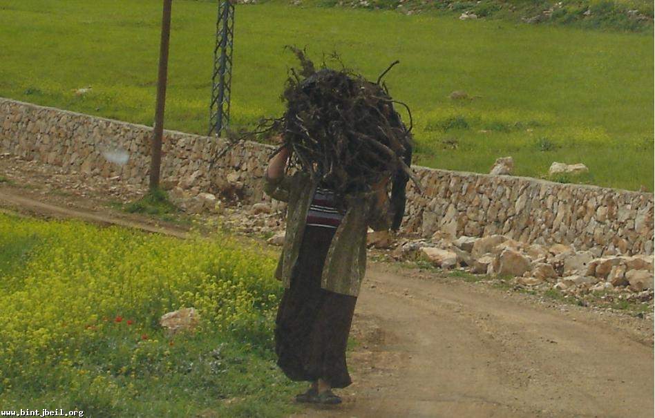 في بنت جبيل: العواصف على الابواب وجيوب خاوية وايادي على القلوب 