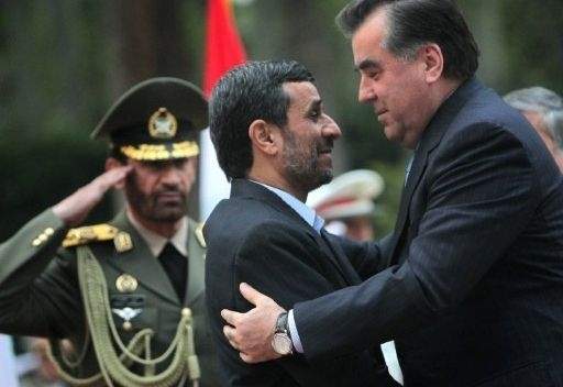 احمدي نجاد الى طاجيكستان لبحث التعاون الاقتصادي  