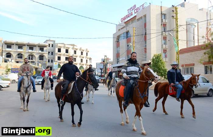 فرسان بنت جبيل امتطوا خيولهم 