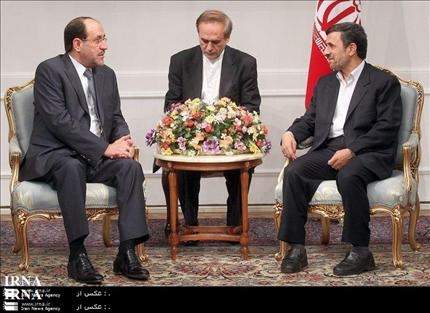 الرئيس نجاد: إذا كان العراق وإيران في أوج العزة فلا مكان للأعداء 