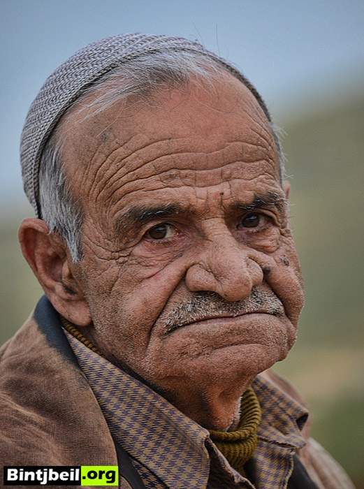 &quot;يوسف ايوب &quot; سبعيني.. و شاعر أمي .. بذاكرة لا تشيخ 