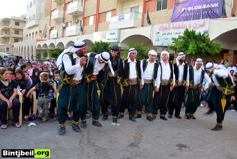 اليوم الثاني من مهرجان التراث .. دبكة منجيرة و اجواء تراثية بامتياز 