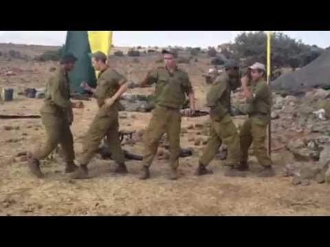 الرقص يستهوي الجنود الإسرائيليين ويقلق ضباطهم 