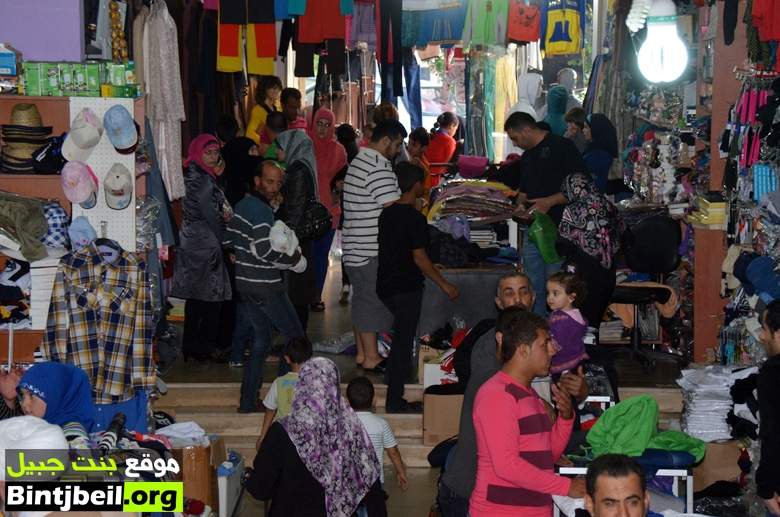 عشية عيد الاضحى .. حركة تسوق شبه نشطة في مدينة بنت جبيل 