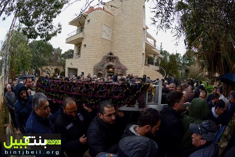 بالصور / تشييع الاعلامي عرفات حجازي في مأتم رسمي وشعبي في عيتا الجبل