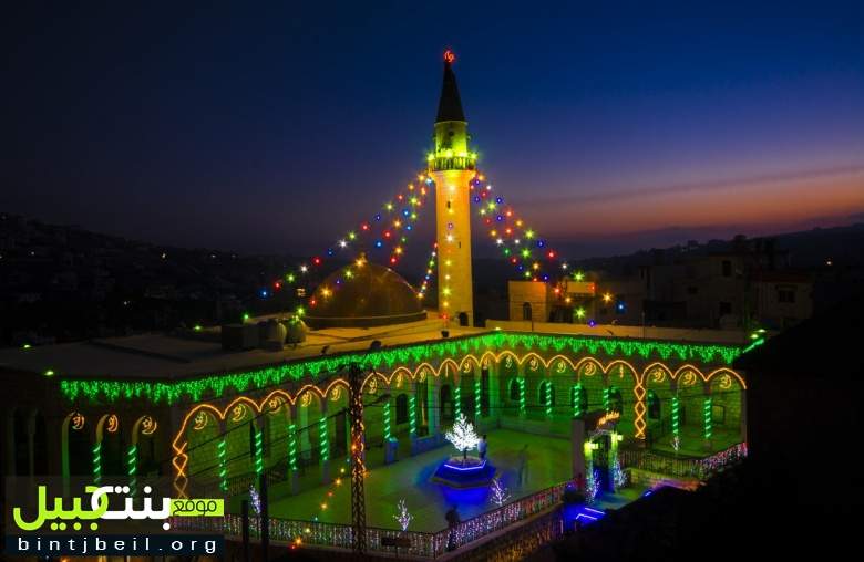 بدعم من بلدية بنت جبيل.. مسجد بنت جبيل الكبير يتألق بالزينة الرمضانية 