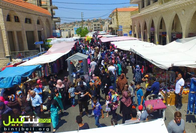 بالصور / بنت جبيل تستعيد صِباها و ترفع الحظر عن ازدهارها.. حضور اغترابي كثيف وحركة نشطة عشية العيد 