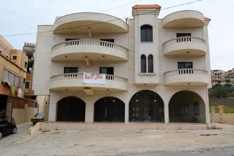 منزل جديد جاهز للسكن للبيع على طريق عام بنت جبيل - عيترون  - سعر مغر 