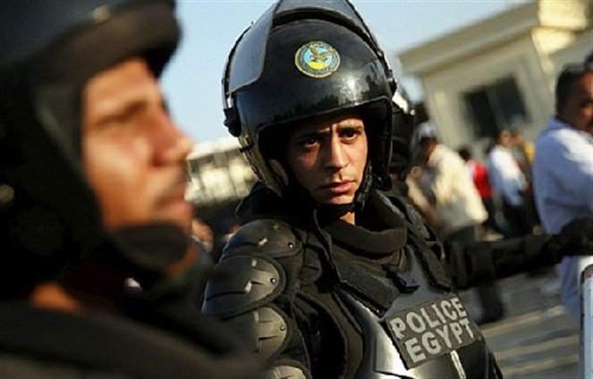 وسط ذهول إعلامي...قوات الأمن تداهم نقابة الصحفيين في القاهرة وتعتقل اثنين منهم