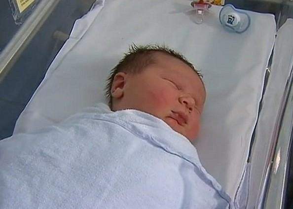  بالصور / ولادة أضخم طفل في أستراليا