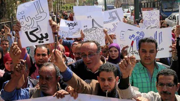 صحافيو مصر ينتفضون دفاعا عن حرية الكلمة