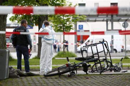 مقتل شخص و إصابة 3 آخرين في هجوم بسكين على محطة قطارات في ألمانيا