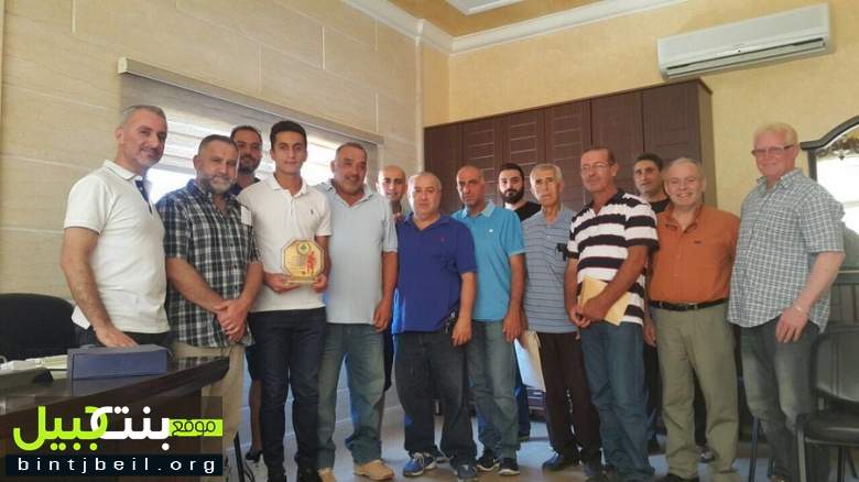 تكريم لاعب فريق العهد و المنتخب اللبناني لكرة القدم محمد جلال قدوح في يارون