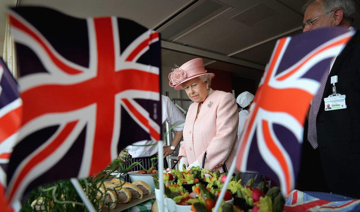 الملكة اليزابيث الثانية في أول تعليق بعد الإستفتاء : &quot;لا أزال على قيد الحياة&quot;!