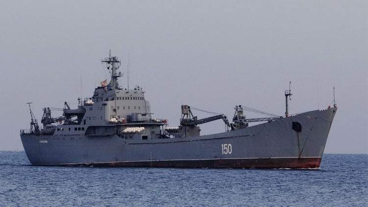 سفينة إنزال تابعة لأسطول البحر الأسود الروسي تتجه نحو سوريا
