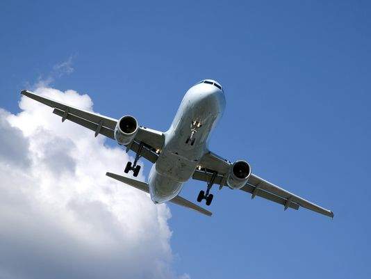 طائرة تابعة لطيران الخليج تعود لمانيلا بعد عطل في المحرك