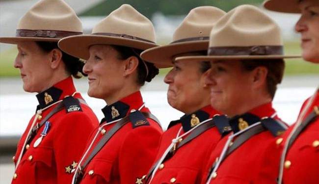 الشرطة الكندية تسمح لنسائها بارتداء الحجاب