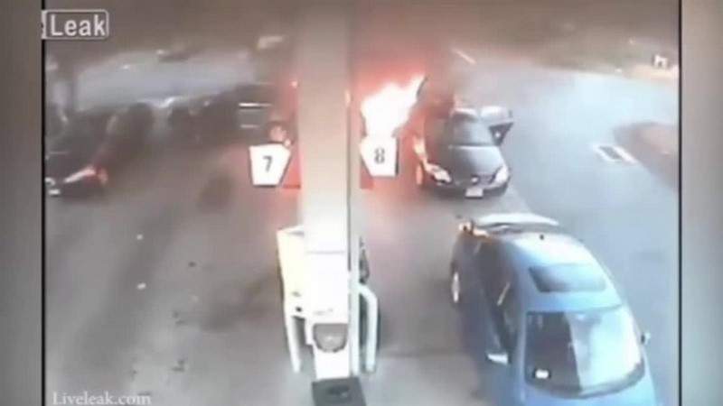 بالفيديو.. كيف أنقذت امرأة شجاعة طفلين من موت محقق؟