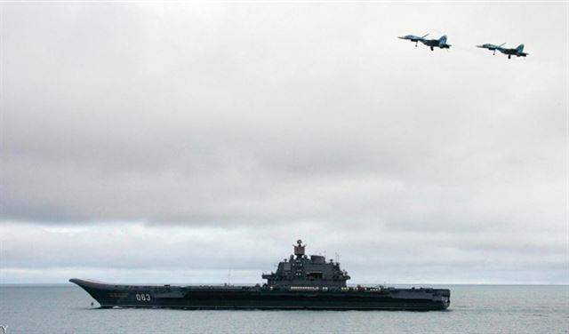 روسيا ترسل حاملة طائراتها كوزنيتسوف إلى سواحل سوريا