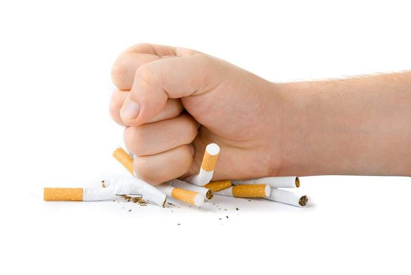 أول دولة في العالم تمنع السجائر نهائيا