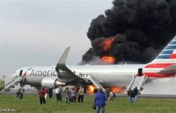 جرحى بحريق في طائرتين بشيكاغو وفلوريدا 