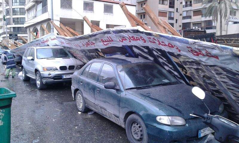 العاصفة في طرابلس تسببت بتضرر سيارات وزحمة سير 