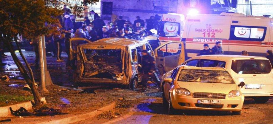 ارتفاع عدد ضحايا التفجير المزدوج في اسطنبول الى 38 شخصًا بينهم 30 من رجال الشرطة
