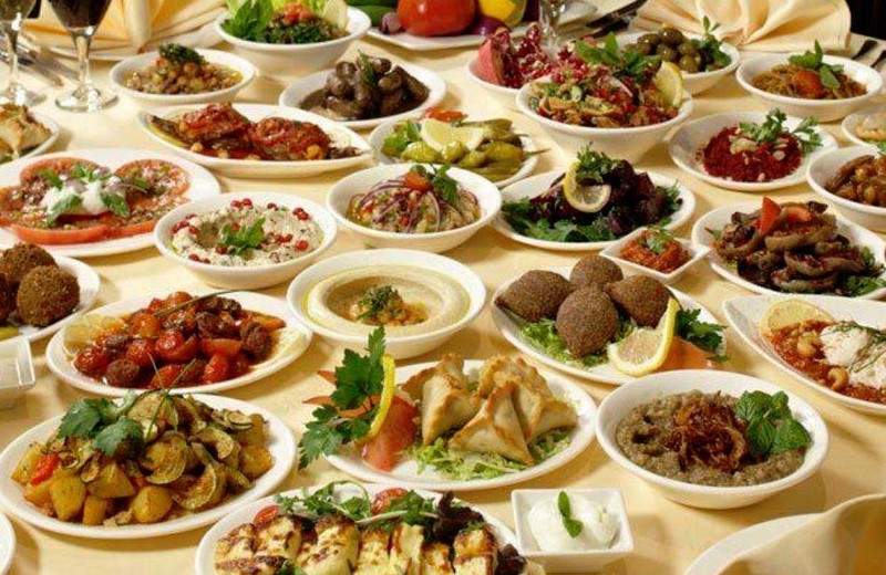 أطعمة تتناولها يومياً تسبب الغباء! 