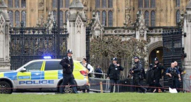 بالفيديو/ صدمة نواب البرلمان البريطاني لحظة إطلاق النار