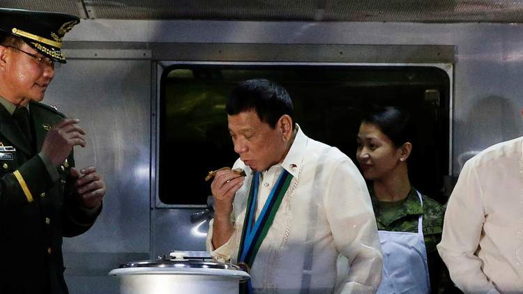 رئيس الفلبين: بالخل والملح سأكل أكباد الإرهابيين!