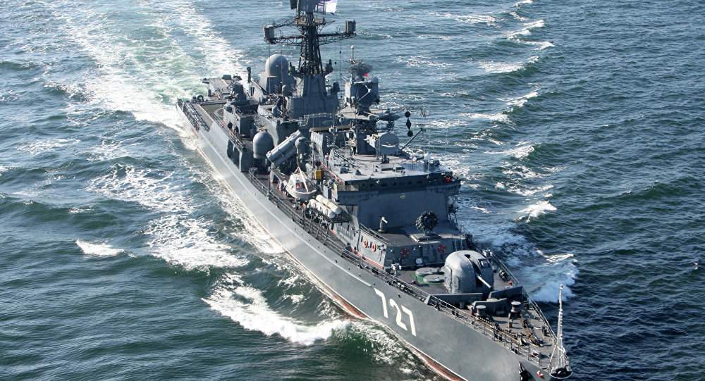 فقدان 15 جندياً روسياً وإنقاذ 45 آخرين...سفينة حربية روسية تصطدم بسفينة شحن قبالة سواحل اسطنبول
