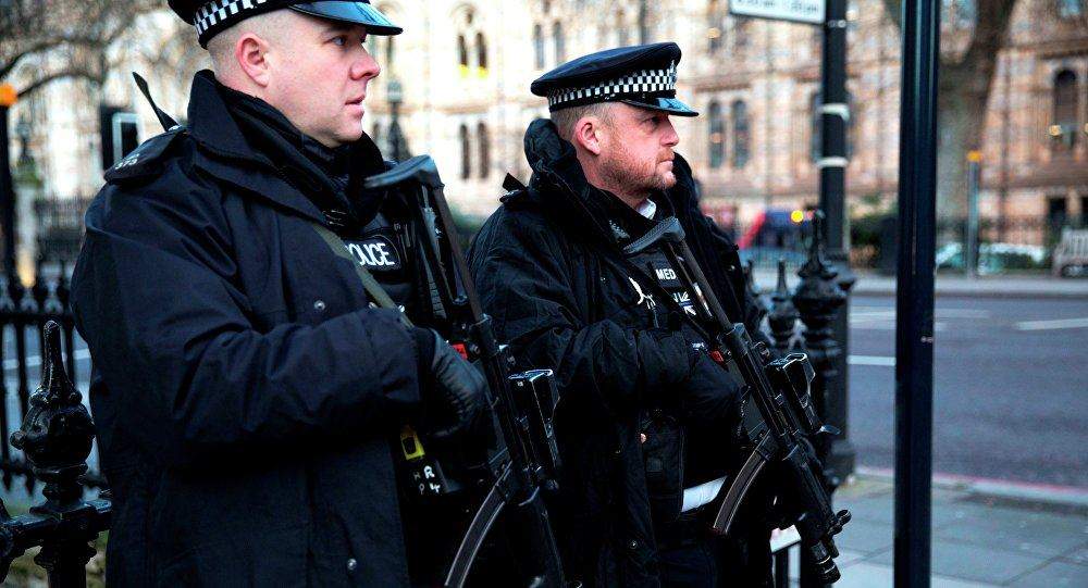 إحباط مخطط إرهابي في بريطانيا بعد إطلاق النار على امرأة