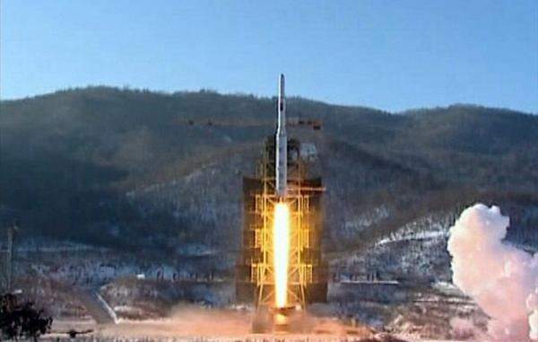 تجربة صاروخية &quot;فاشلة&quot; لكوريا الشمالية وواشنطن تتوعد...
