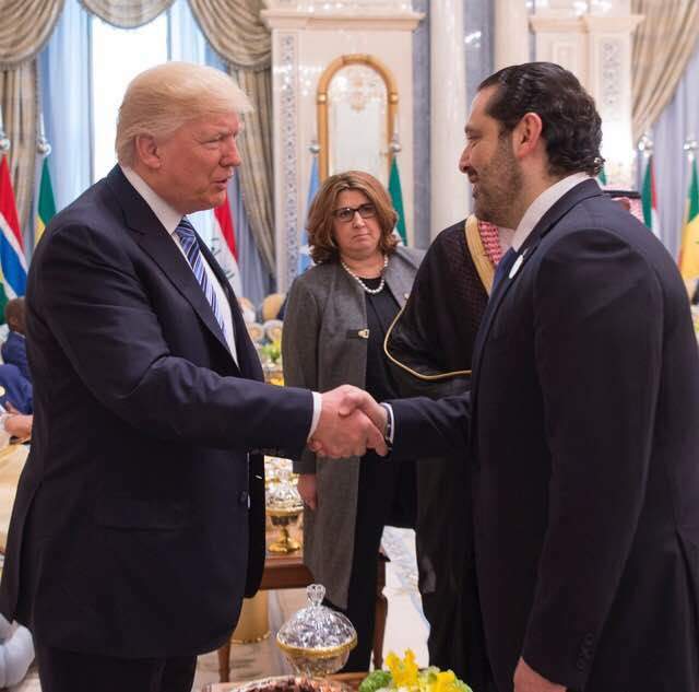 مصافحة بين ترامب والحريري في الرياض