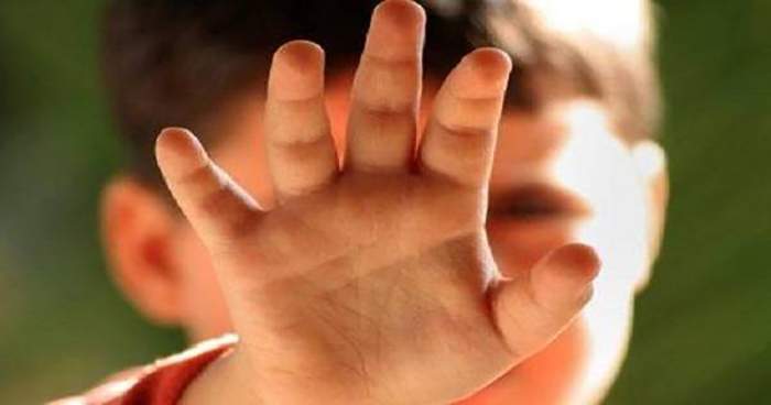 اعتدى على 11 قاصراً داخل محلّه المخصّص لبيع الألبسة في النبطية!