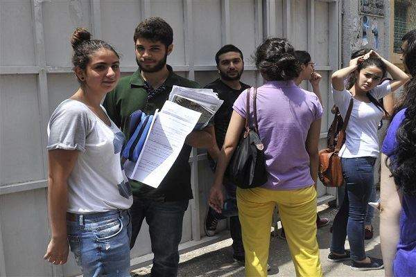 للمرشحين للشهادات الرسمية: هذا ما يحصل إذا تأخّرتم!