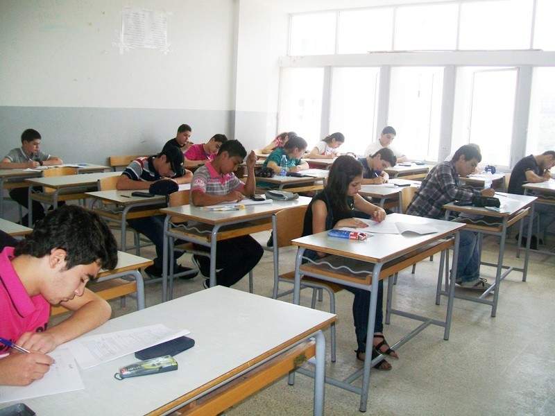 وزير التربية يوضح ما سُرّب عن أسئلة الامتحانات.. هل من إفادات بدل الشهادات؟