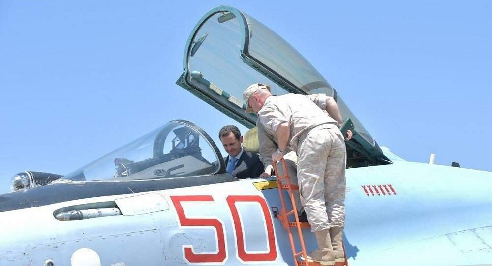 بالفيديو/ الرئيس السوري يزور قاعدة حميميم العسكرية