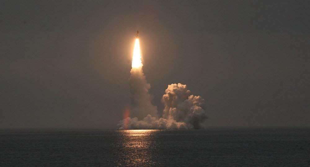 غواصة نووية روسية تطلق أحدث الصواريخ الباليستية العابرة للقارات