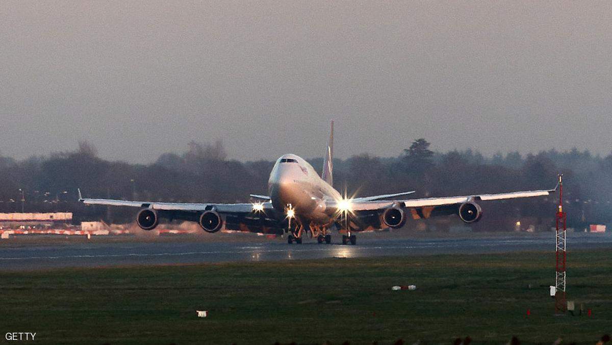 انفجار إطار طائرة يغلق مطار بريطاني